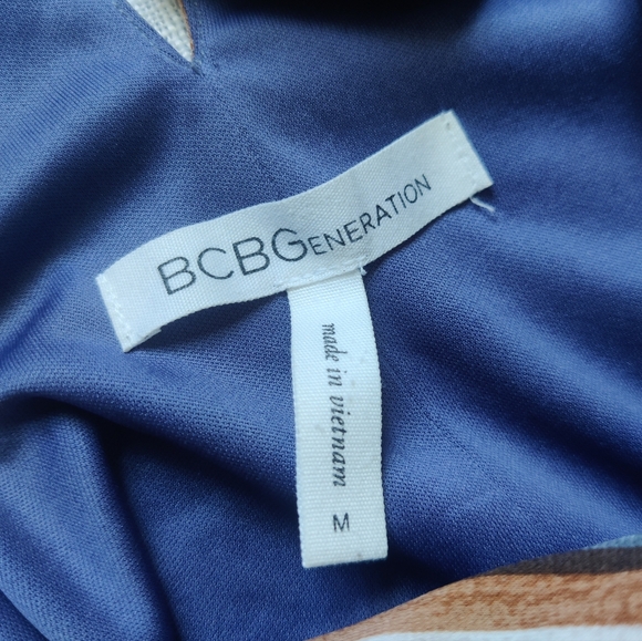 *BCBGeneration* striped v-neck midi dress with pockets - Picture 3 of 8